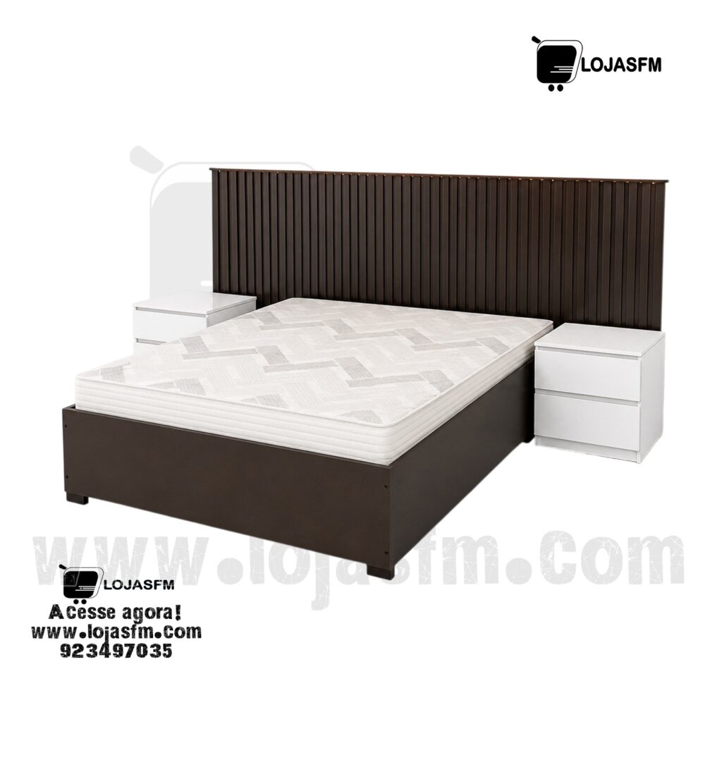 Cama King 200x180 em Madeira Escura com 2 Mesas de Cabeceira Brancas – Entrega e Montagem Incluídas - Image 1